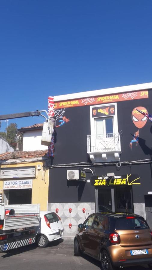 Hotel Spiderman House CTA Exterior foto