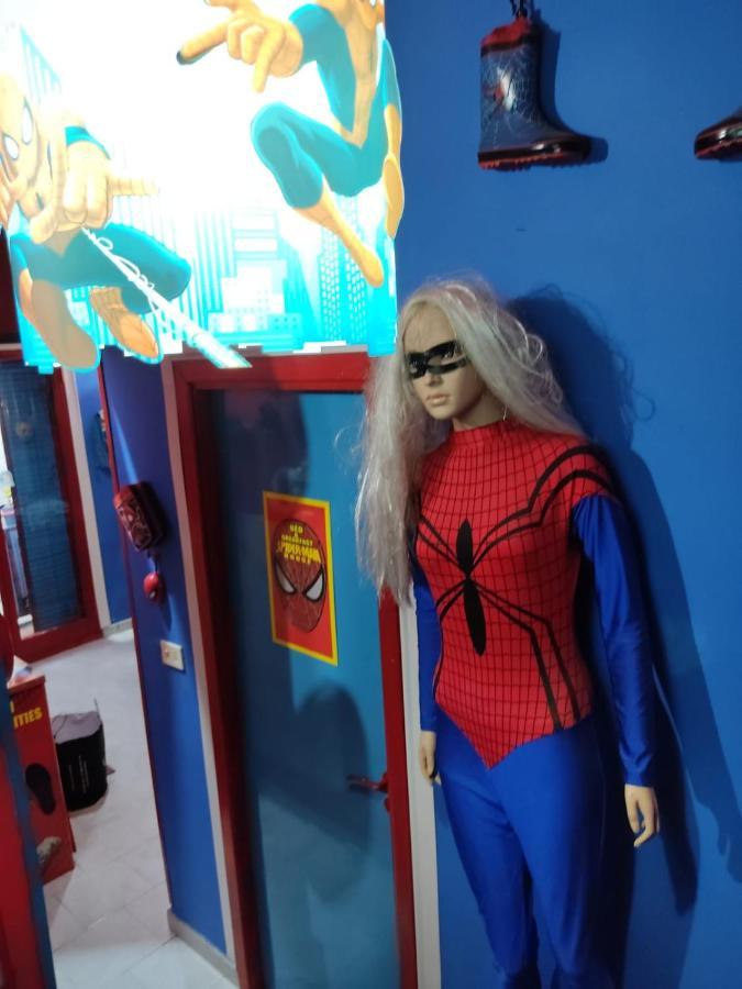 Hotel Spiderman House CTA Exterior foto
