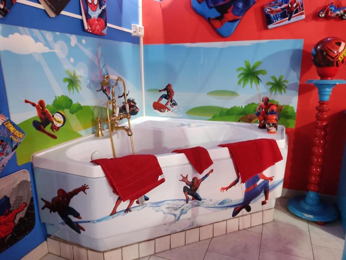 Hotel Spiderman House CTA Exterior foto