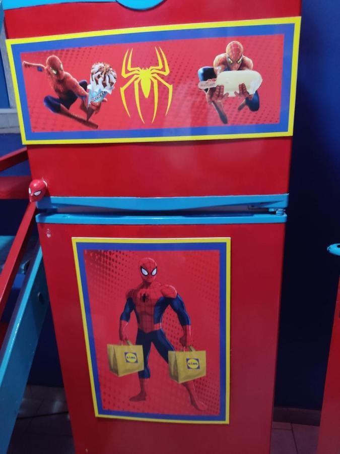 Hotel Spiderman House CTA Exterior foto