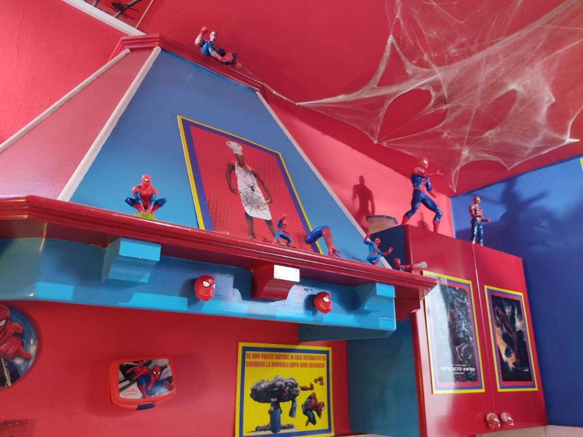 Hotel Spiderman House CTA Exterior foto