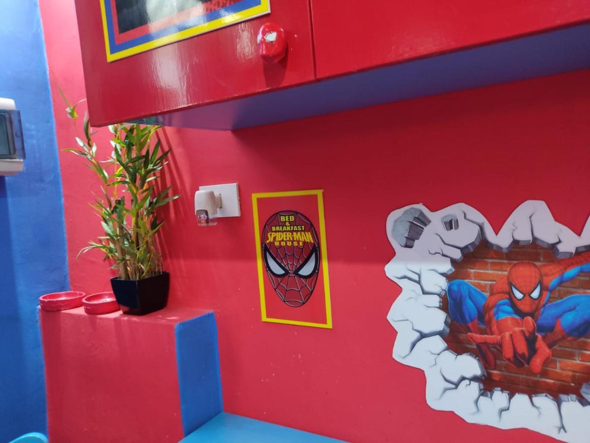 Hotel Spiderman House CTA Exterior foto