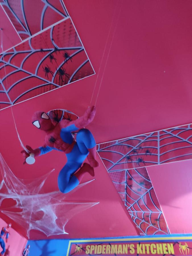 Hotel Spiderman House CTA Exterior foto
