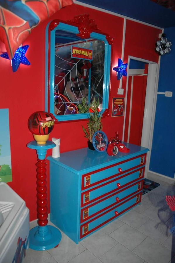 Hotel Spiderman House CTA Exterior foto